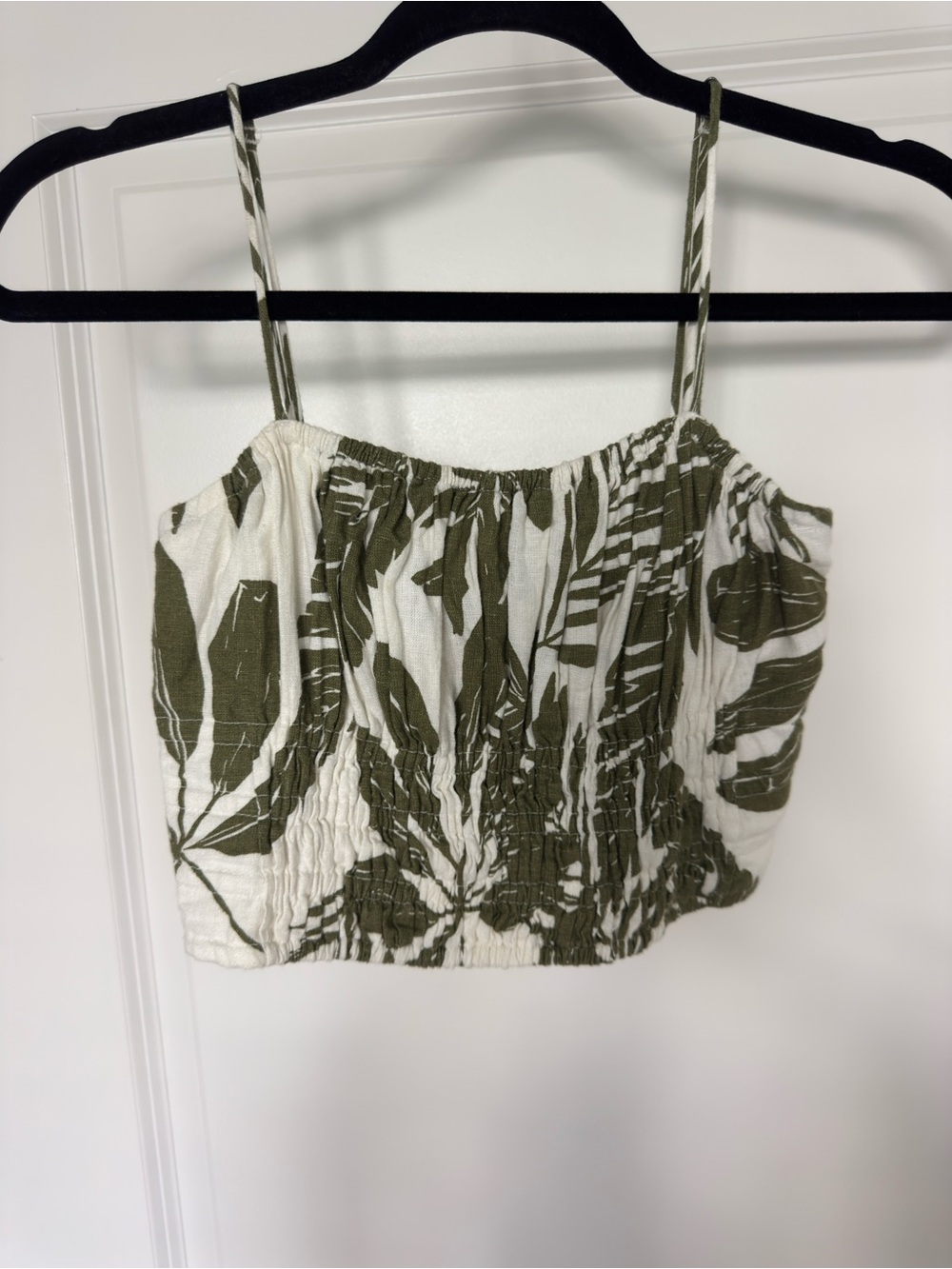 Abercrombie Women’s Olive Green Leaf Print Smocked Crop Top